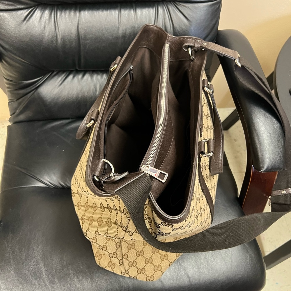 Authentic Gucci Tote - Picture 4 of 7